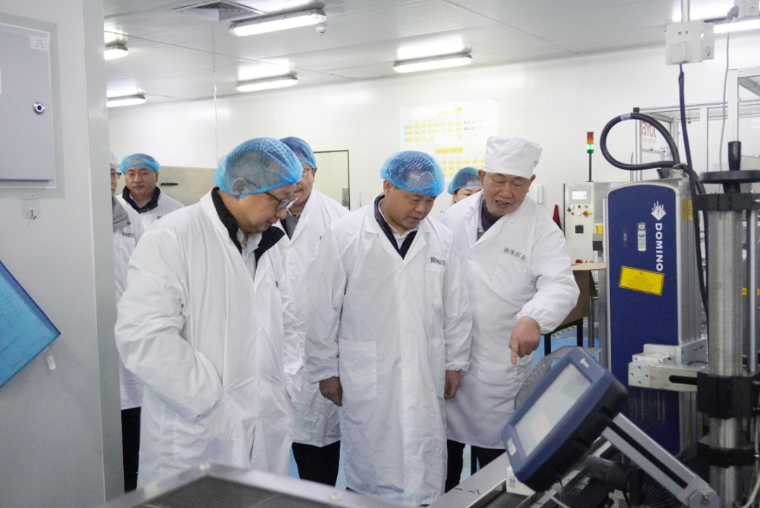 【企业新闻】重庆市万州经开区党工委副书记、管委会主任，区政府党组副书记钟涛一行莅临迪康药业考察调研